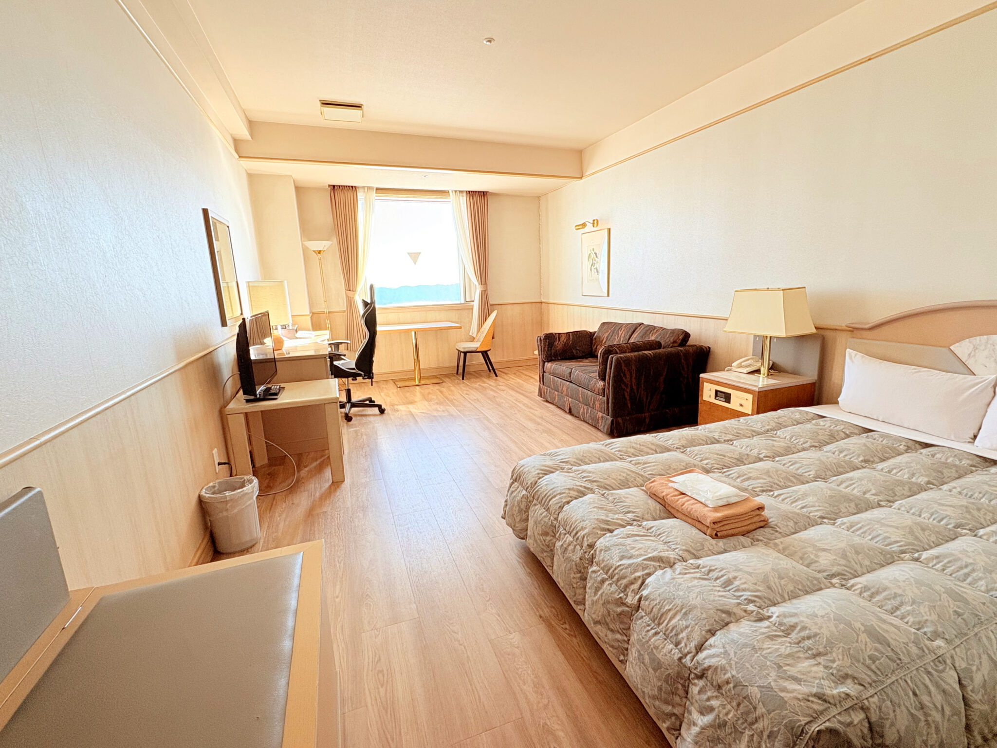 1.Heroshot Double Room11